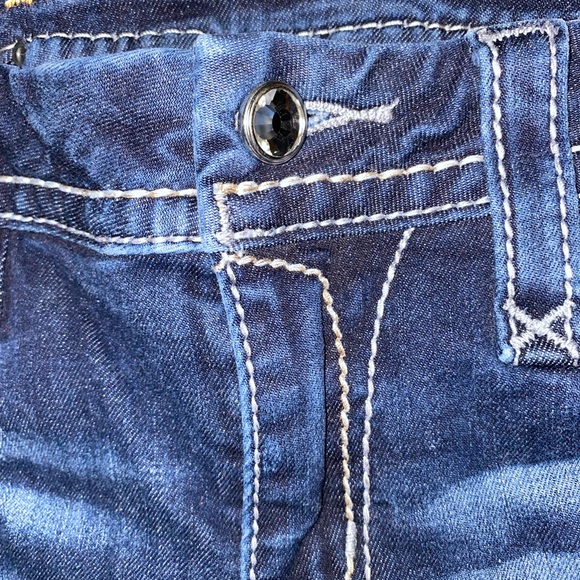 COPY - Rock Revival Jeans - Picture 6 of 8
